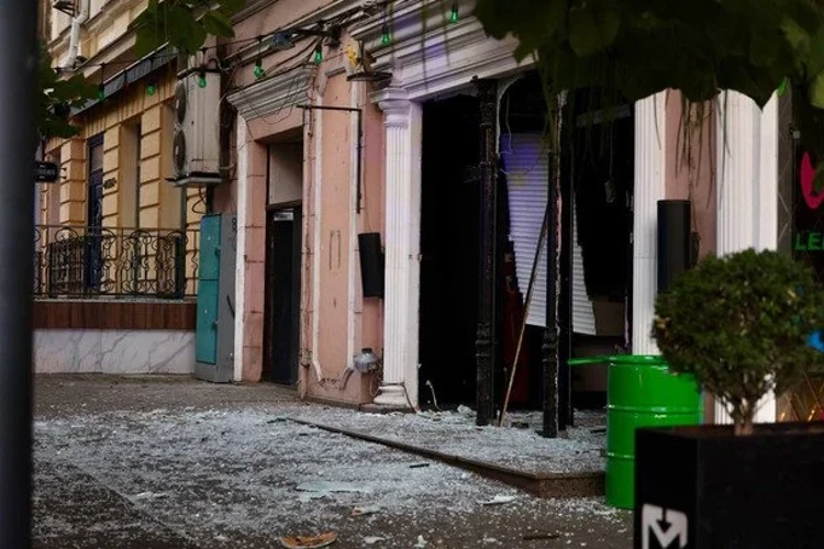 Кількість постраждалих після нічної атаки РФ на Одесу зросла до восьми