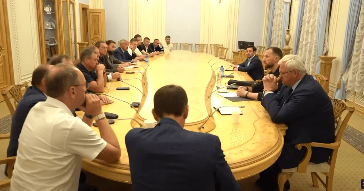 Хто і навіщо зустрічався: Хмара, Сибіга та депутати у Верховній Раді 18–19 серпня