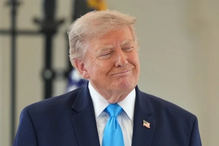 Трамп назвав чутки про зупинку передачі розвідданих Україні безпідставними